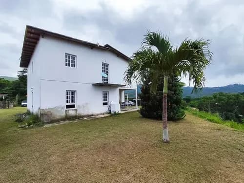Estupenda Casa Ubicada En Cumbre Roja, Espaciosa Con Gran Terreno, Ideal Para Agricultura, Uso Comercial O Empresa De Transporte
