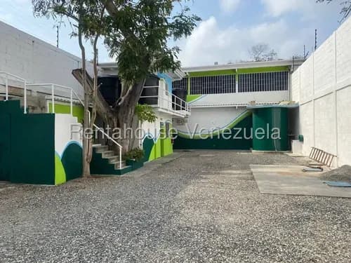 Dennymar, Trae En Venta Esta Propiedad, Ideal Para Galpon, Deposito, En Estrategica Zona De Barquisimeto Posee Oficina Amoblada Con Todos Los Servicios Basicos. B6a15208.