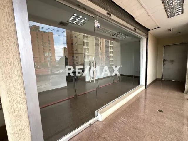 local comercial en tierra negra