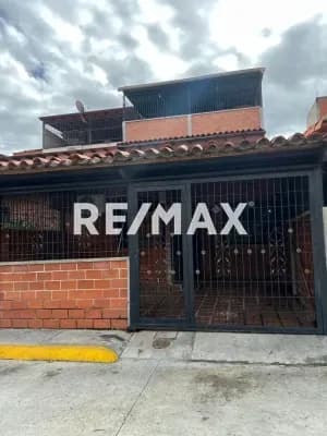 Se Vende Casa En La Muralla Arriba Para Familia Grande A Poner A Su Gusto