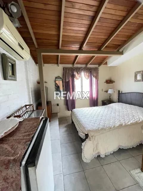 Habitación en la AV. Carabobo Pirineos parte baja Alquiler por días