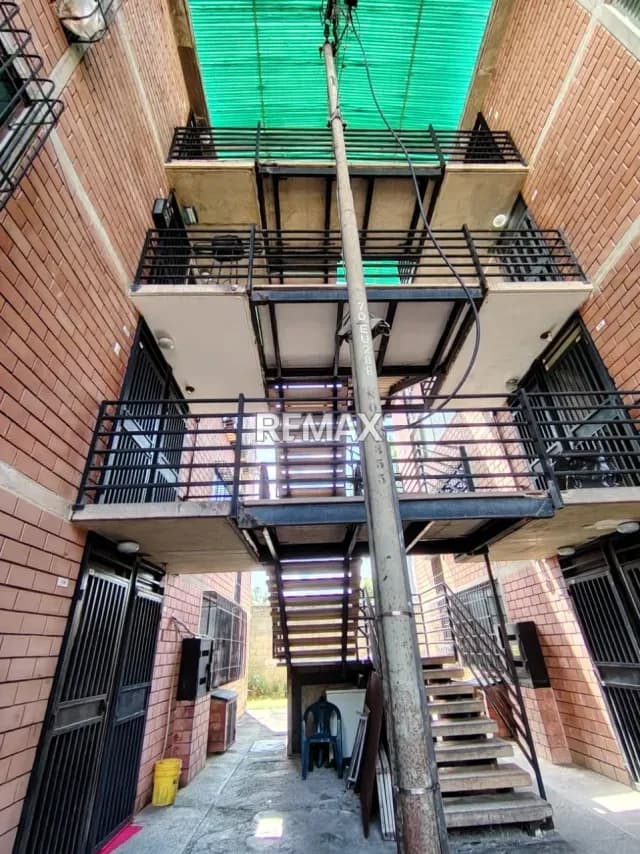 Venta De Apartamento En Urb. Las Rosas, Guatire – Conjunto Residencial Las Praderas