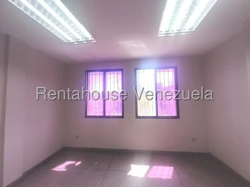 Comercial (Oficina) en Alquiler en Zona Colonial, Carabobo