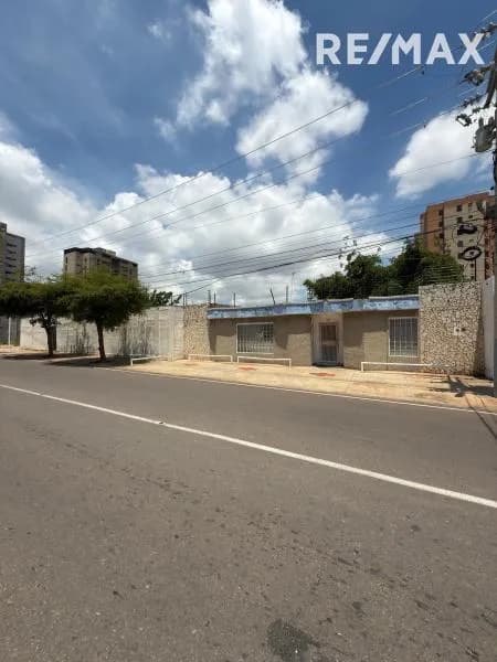 LOCAL EN VENTA AV-11 CON CALLE-69