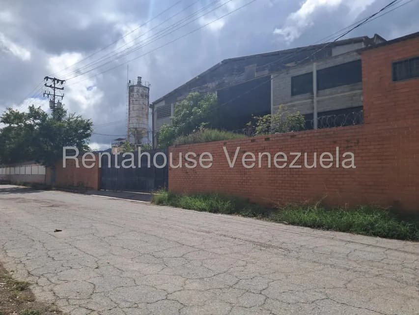 Comercial (Galpon - Deposito) en Venta en Valle Arriba, Miranda