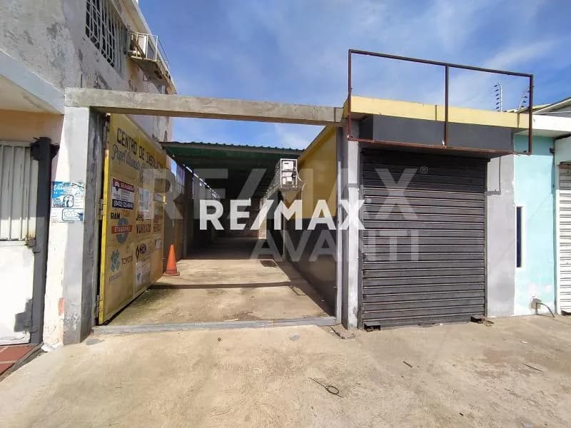 Local en venta en Av. Gral Riera de la Puerta Maraven