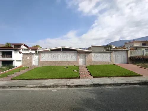 Bella Y Amplia Casa En Venta Ubicada En Maracay Urb El Castaño Db 23-27461