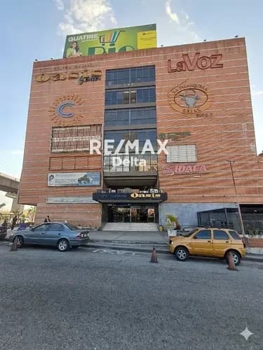 Alquiler De Local Con Mezzanina De 8,70 Mtrs2, Piso 5, C.c. Oasis Center, Guatire, Venezuela