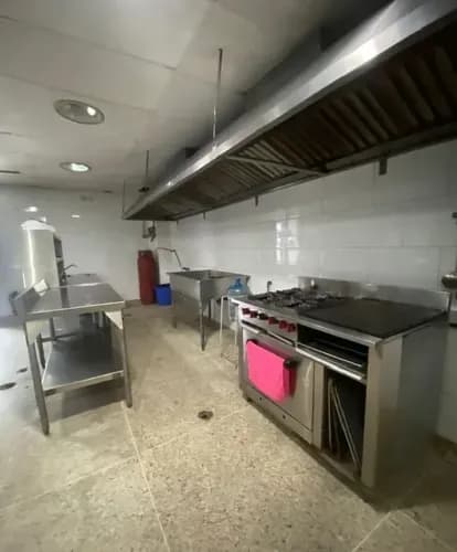 Ez Platinum Solo Clientes *local Comercial En Venta En Excelente Ubicación De La Urb. Naguanagua Con Exclusividad* *es Momento De Invertir* 220 Mts Nivel Planta Baja 2 Baños (dama Y Caballero