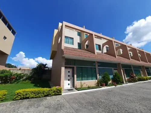 Yannet Inmuebles Alquila Town House En Mañongo