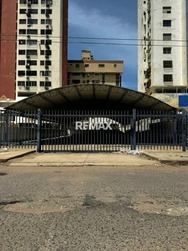 VENTA GALPON EN LA AV- BELLA VISTA