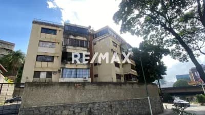 Apartamento En Alquiler En Lomas De Las Mercedes, 2H, 1B, 1 E