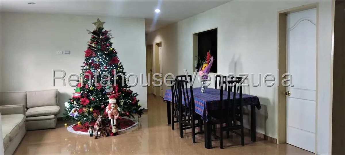 Casa (Multipes Niveles) en Venta en Municipio Carrizal, Miranda