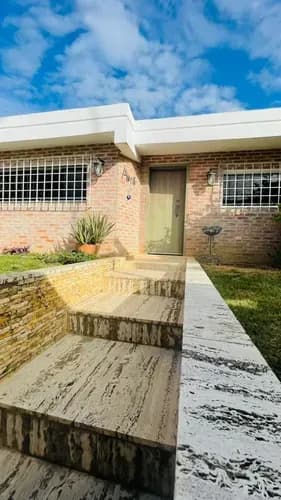 Casa Moderna De Un Nivel En Venta En Trigal Norte, Calle Cerrada Con Vigilancia - Atmlf