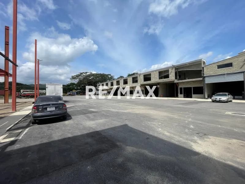 VENDO GALPONES INDUSTRIALES COMERCIALES EN SAN DIEGO EXCELENTE UBICACIÓN