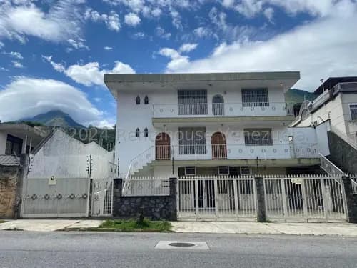 Casa En Venta - Elena Marin - Mls 26-13879