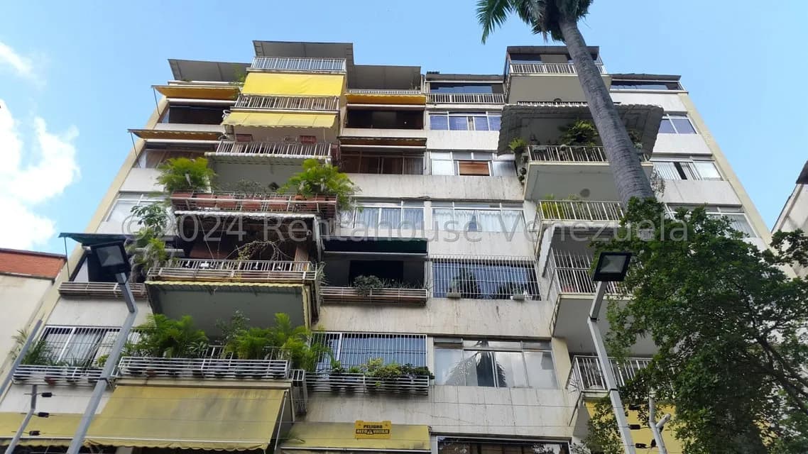 Apartamento (1 Nivel) en Alquiler en Los Palos Grandes, Distrito Metropolitano