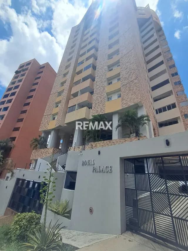 Venta hermoso apartamento Royal Palace El parral valencia