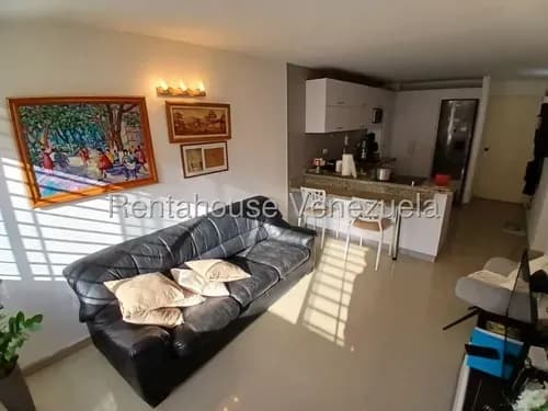 Impecable Apartamento Actualizado Con Excelente Gusto, Listo Para Mudarse, Los Naranjos Humboldt. (atm)