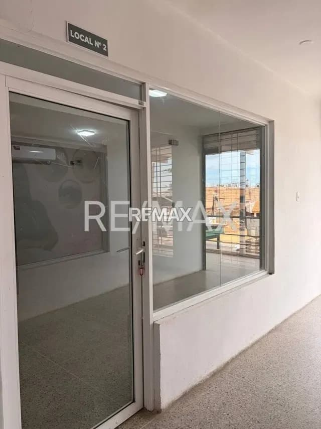 Alquiler de local comercial en urbanización Coromoto