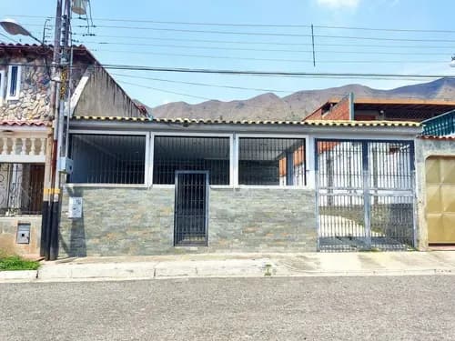Annic Coronado Vende Casa En Lomas De La Esmeralda San Diego Cód. 313977