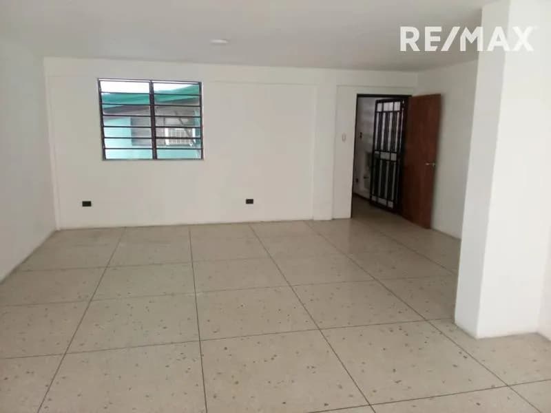 Alquiler Oficina Céntrica en Maracay 177 m² – Oficinas Consultorio Almacén
