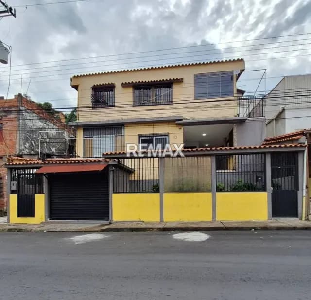 EN ALQUILER LOCAL EN BARRIO OBRERO