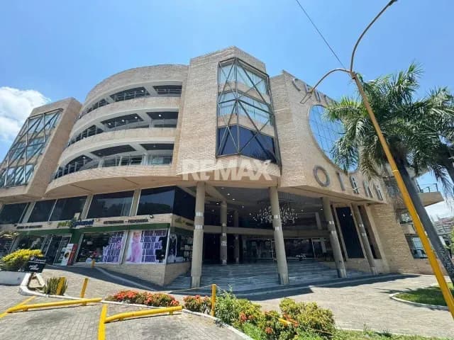 Se Alquila Oficina 36m2 en C.C. Otama