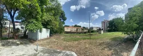Marysanchez Venta De Terreno, Ubicado En La Avenida Bolívar Norte De Valencia (frente Del Tijerazo)
