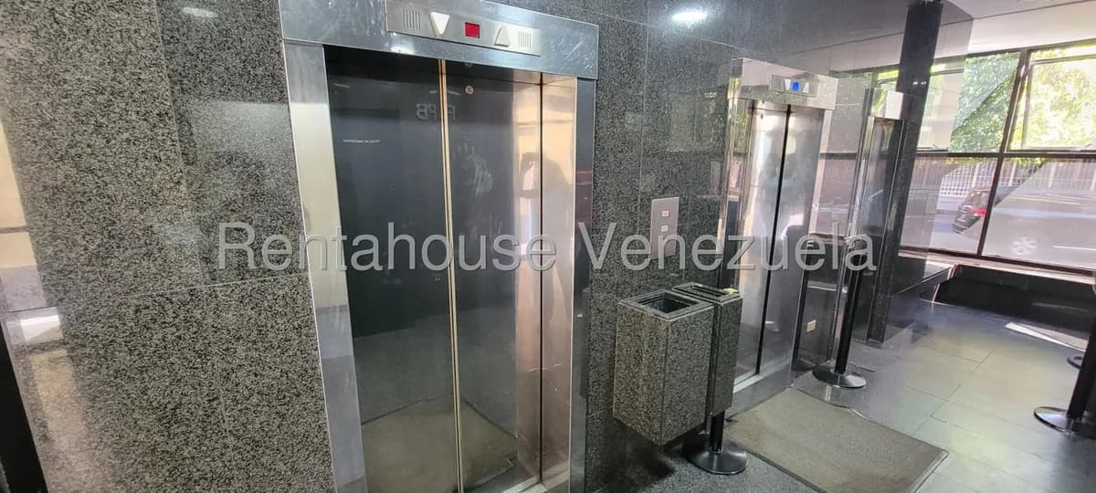 Comercial (Local Comercial) en Alquiler en El Rosal, Distrito Metropolitano