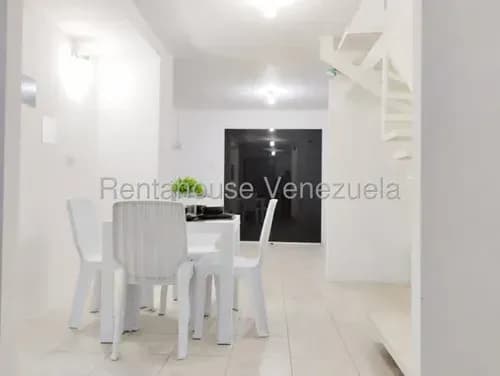 Daniela Linarez Alquila Townhouse Con Cocina Equipada, 2 Habitaciones, 1 Baño, Tanque Subterráneo, Piscina, Cancha Múltiple, Caminos De Tarabana Cabudare
