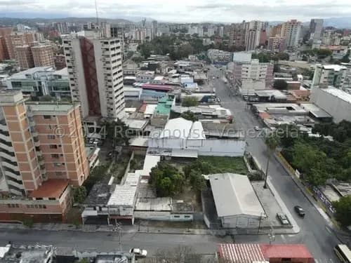 Yoselin Cabesas Vende Terreno En El Centro De Barquisimeto 25-7368 Yc