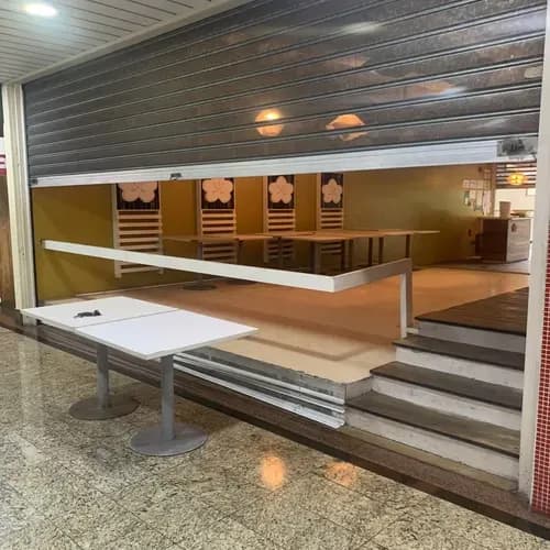 Local Comercial En Alquiler 169,81 - Urb. Manzanares