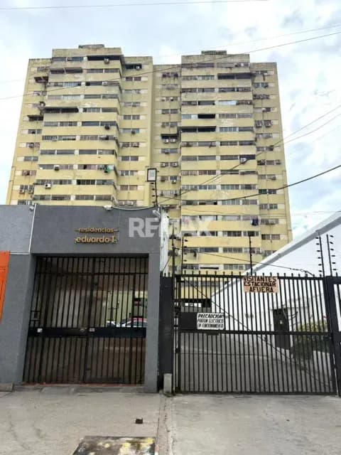 Apartamento en alquiler calle santos michelena centro.