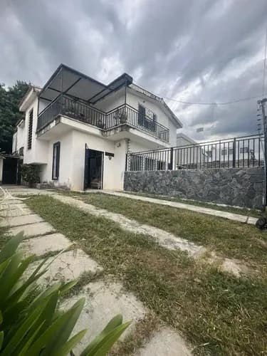 Casa De Uso Comercial Para Remodelar En Venta En La Urbanización Carabobo, La Viña - Atmlf