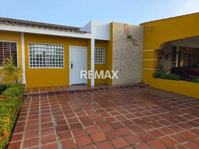 CASA EN ALQUILER TERRAZAS DEL LAGO I MARACAIBO