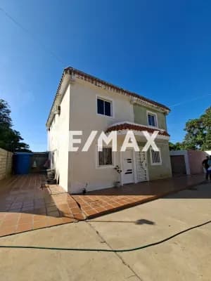 Townhause en Sector el Panamericano Zona Oeste