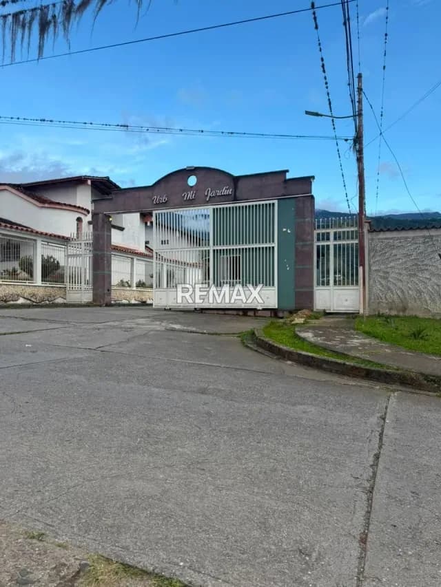Amplia y bella Propiedad en Venta, Ubicado en Residencias Mi Jardín, Bocono Estado Trujillo
