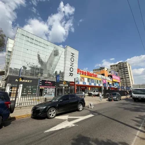 Local Comercial En Alquiler Cc Freemarket Naguanagua Consta De: 23 Mts2. 1 Baño. Incluye Puerta Corrediza De Vidrio. Excelente Ubicación. Aire Acondicionado Tipo Split. Posee Mezzanina Gavip