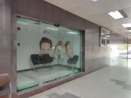 Clinica En Alquiler En La Av Bolivar Valencia Mm Carabobo Todo Acorde Para Operar Unidades Lista