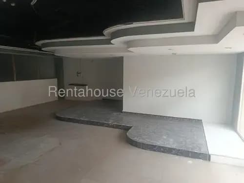Amplio Local En Venta En Planta Alta Del C.c. Costa Azul # 26-8299