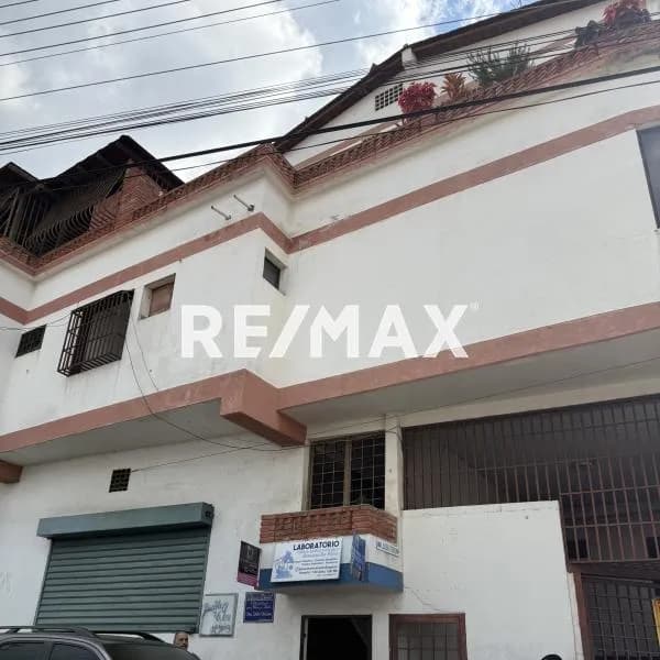 Local Comercial en Alquiler Av. Bolivar Calle 13 Edif. Faras