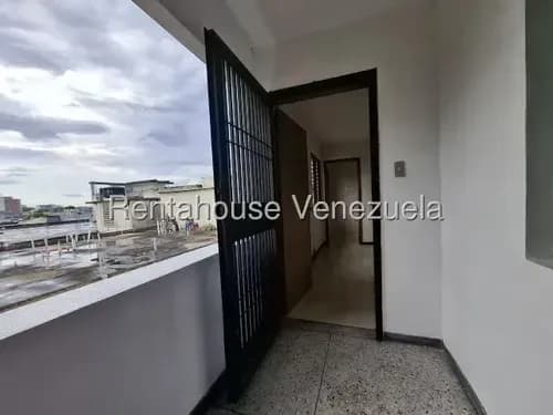 Apartamento En Alquiler En Zona Centro Dayana Saez 26-16688