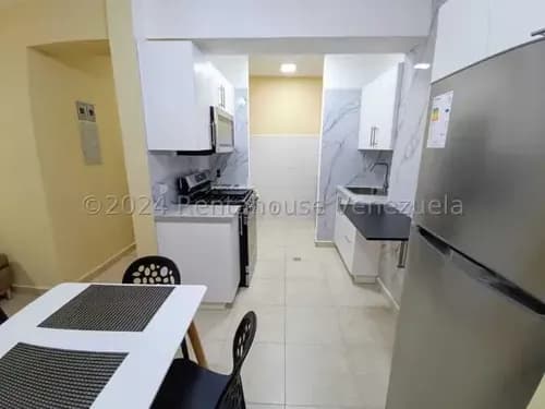 Diana Blanco Vende Moderno Y Bello Apartamento De 90 Mts2 En El Este De Barquisimeto, 3 Habitaciones, 2 Baños, Cocina Equipada, 2 Estacionamientos Techados,vigilancia Privada. 26-9636