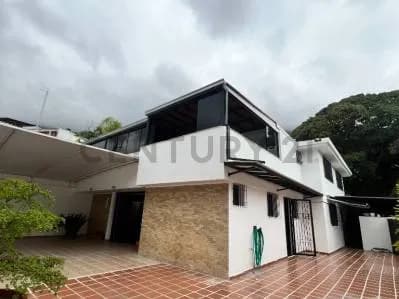 Casa Remodelada En Urb Sebucan 5 ha/4ba/5pe 566mts2
