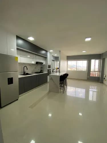 Vendo Moderdo Apartamento En Mañongo Res Taguay Suites, 93m2, Hermosa Vista A La Ciudad. Rg. Pisco En Porcelnato, Cocina Moderna. Queda Semi Amoblado. Planta 50%, Potabilizadora De Agua. Vigilancia 24