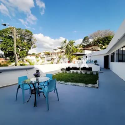 Anexo Comercial en Alquiler La Trinidad