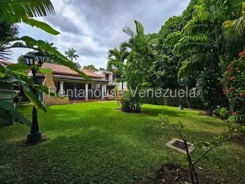 Casa En Alquiler Los Chorros 26-15073 Mc