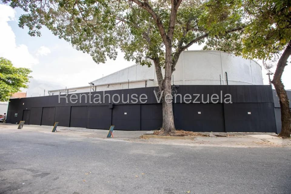 Comercial (Local Comercial) en Alquiler en La California Sur, Distrito Metropolitano