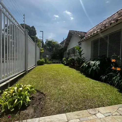 Anthony Hernandez Vende Casa En Guataparo Country Club, Valencia.